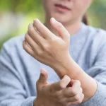 Comment l’hypnose peut  aider à soulager les problèmes de peau